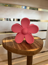 Load image into Gallery viewer, Flower Hair Claw