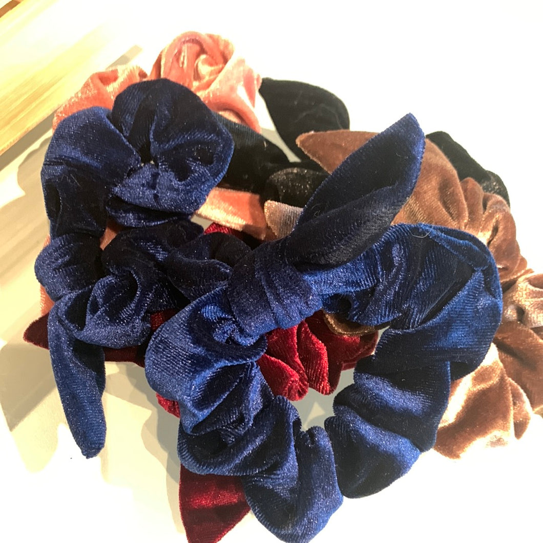 scrunchie with bow